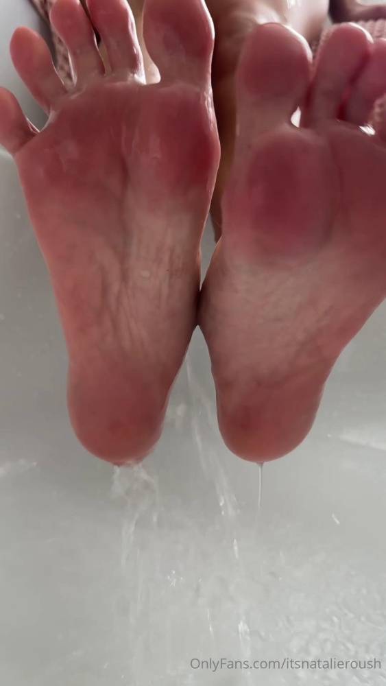 Natalie Roush Wet Feet Cleaning PPV Onlyfans Video Leaked - #1