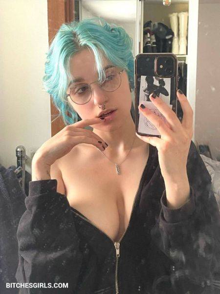 Lyra Crow - Lyracr0W0 Onlyfans Leaked Photos