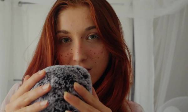 Redhead Ana Lorde and puppy masturbator play