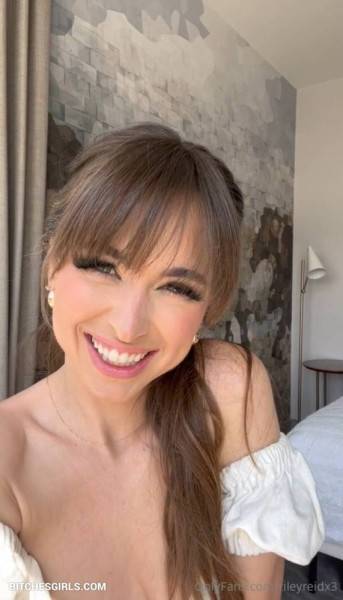 Riley Reid Pornstar Photos For Free - Letrileylive Onlyfans Leaked Naked Pics