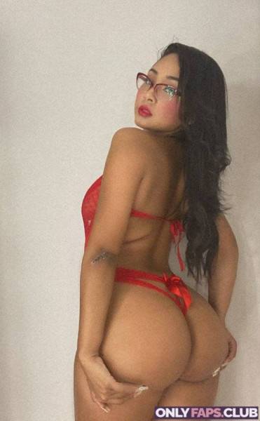 Ruthmorales OnlyFans Leaks (6 Photos + 2 Videos)