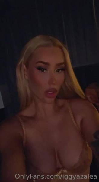 Iggy Azalea Lingerie Selfie Tease Video Leaked